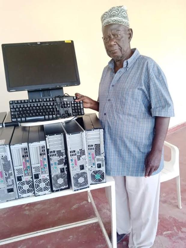 Don d’ordinateurs CFESDC – Uvira – République démocratique du Congo – 2021