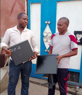 Don d’ordinateurs Centre de jeunes Gihanga – Burundi – 2021