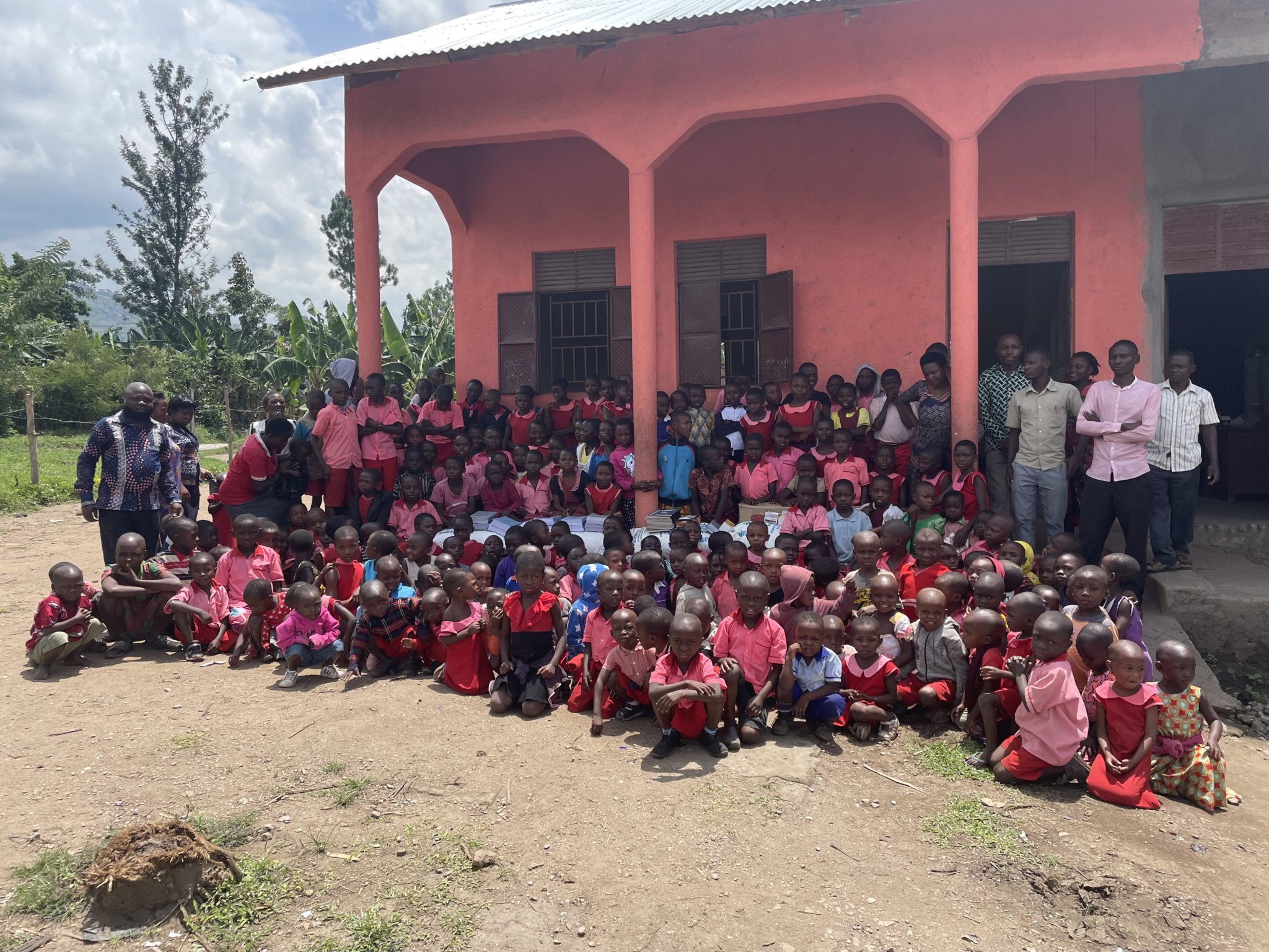 Don de kits d’éducation école Kisinga – Ouganda – 2022