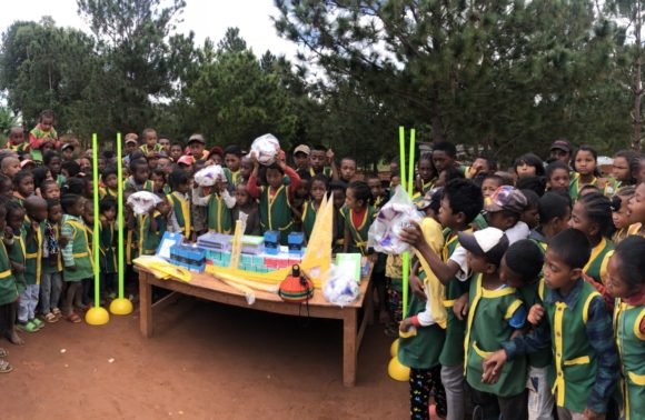 Don de kits d’éducation à l’association Asefema à Imrintsiatoka – Madagascar 2023